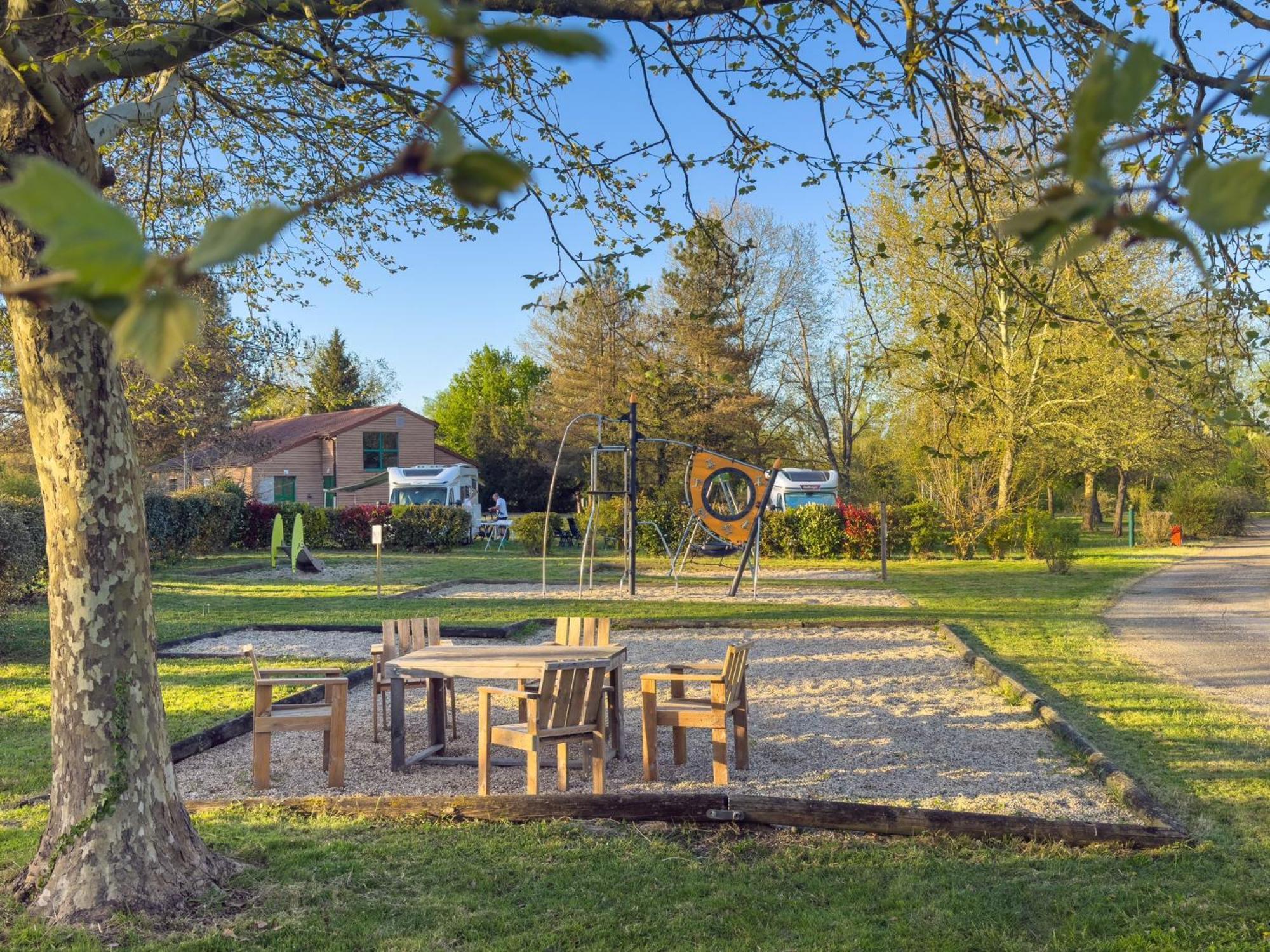 Onlycamp Camping Le Champ D'Ete Reyssouze Екстер'єр фото